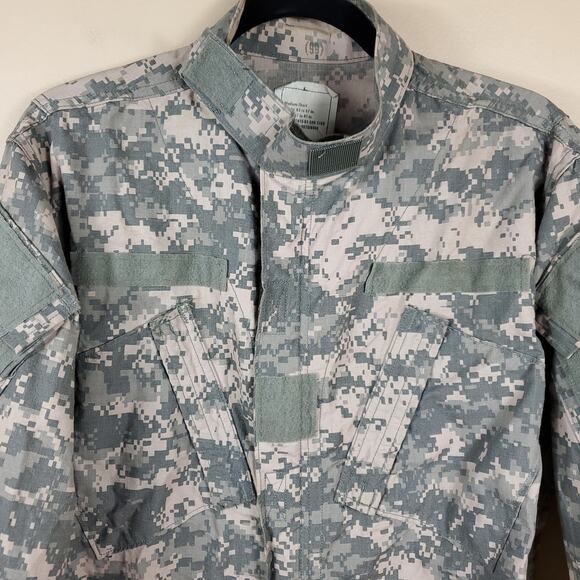 Army Combat Flame Resistant Uniform Coat in Digital Camo Size M Short - Picture 2 of 12